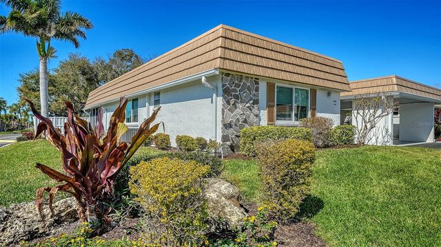 2603 RIVERBLUFF PARKWAY V141, Sarasota, FL 34231