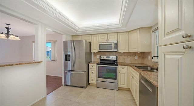 2603 RIVERBLUFF PARKWAY V141, Sarasota, FL 34231