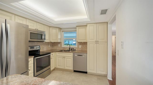 2603 RIVERBLUFF PARKWAY V141, Sarasota, FL 34231