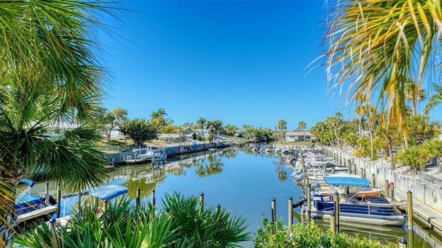 2603 RIVERBLUFF PARKWAY V141, Sarasota, FL 34231