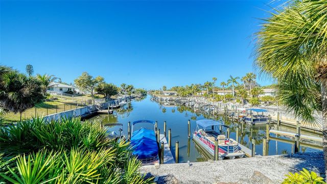 2603 RIVERBLUFF PARKWAY V141, Sarasota, FL 34231
