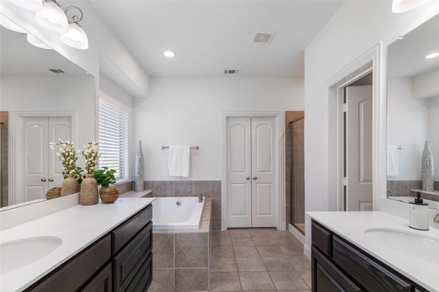 269 Flower Ridge Drive, Fort Worth, TX 76108