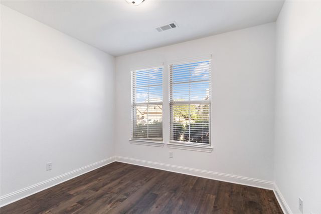 269 Flower Ridge Drive, Fort Worth, TX 76108