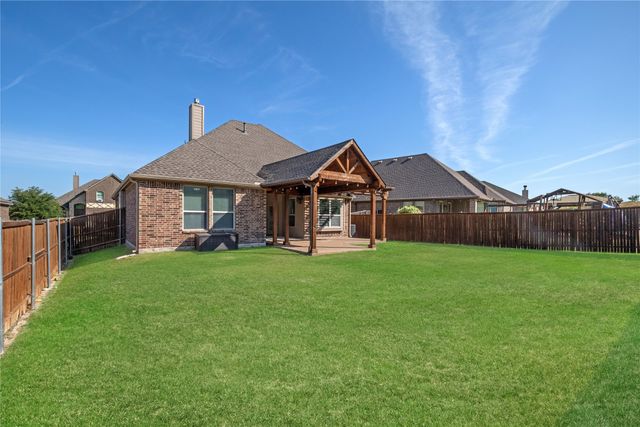 269 Flower Ridge Drive, Fort Worth, TX 76108