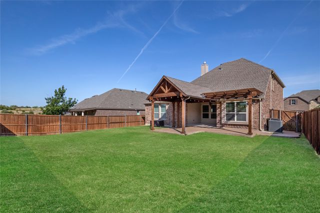 269 Flower Ridge Drive, Fort Worth, TX 76108