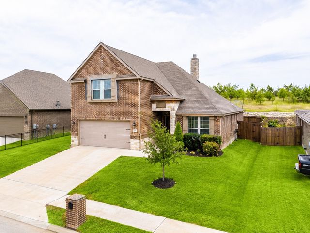269 Flower Ridge Drive, Fort Worth, TX 76108