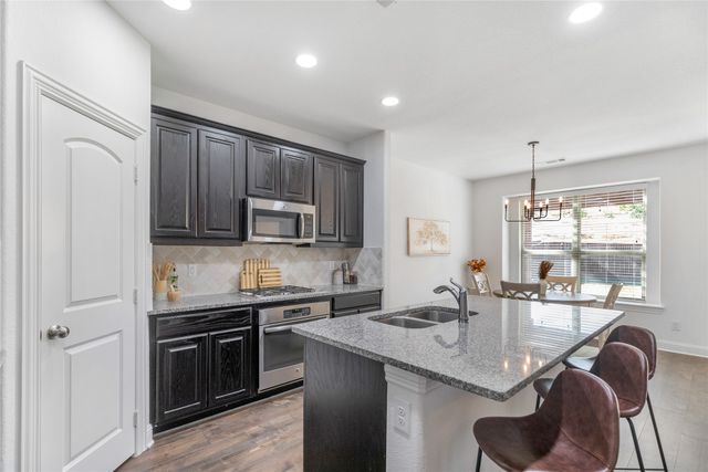 269 Flower Ridge Drive, Fort Worth, TX 76108