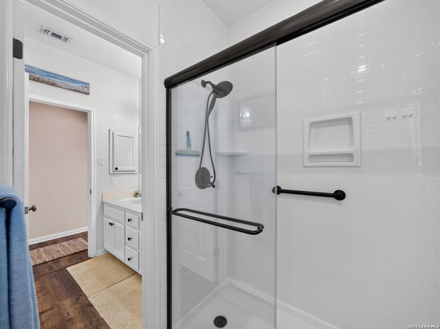 247 S Palo Alto Dr, Floresville, TX 78114