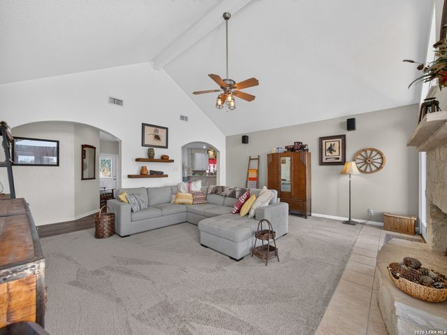 247 S Palo Alto Dr, Floresville, TX 78114