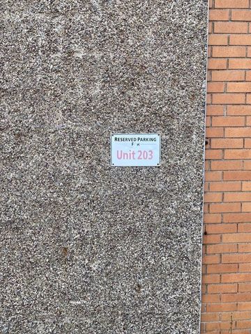 2285 Massachusetts Ave 203, Cambridge, MA 02140