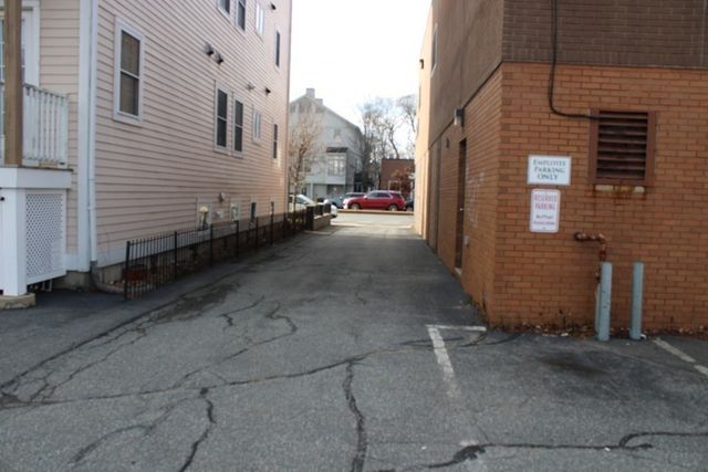 2285 Massachusetts Ave 203, Cambridge, MA 02140