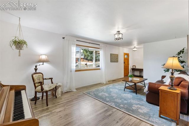 1413 Auburn Drive, Colorado Springs, CO 80909