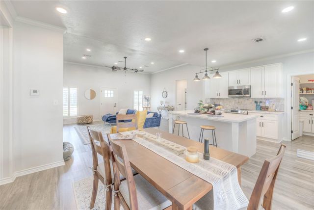 276 Resort Drive, Livingston, TX 77351