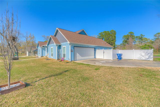 276 Resort Drive, Livingston, TX 77351