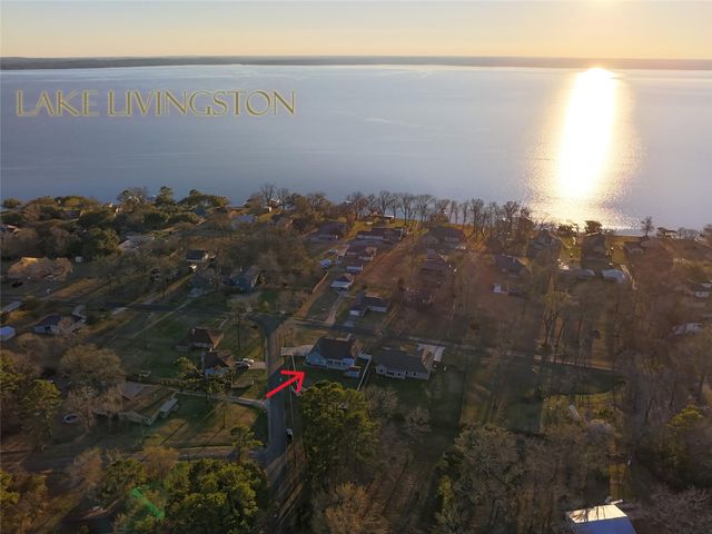 276 Resort Drive, Livingston, TX 77351