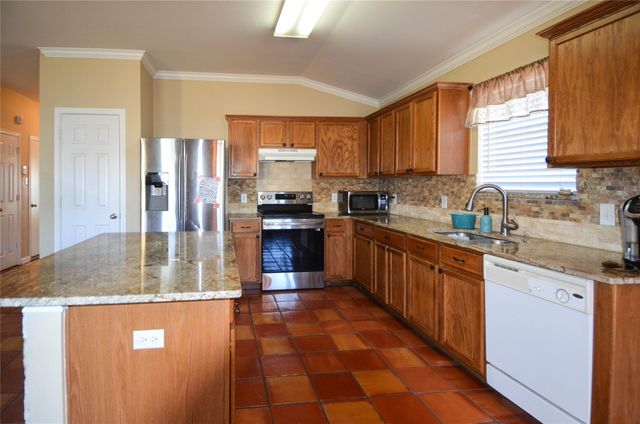 107 Adamae LN, Hutto, TX 78634