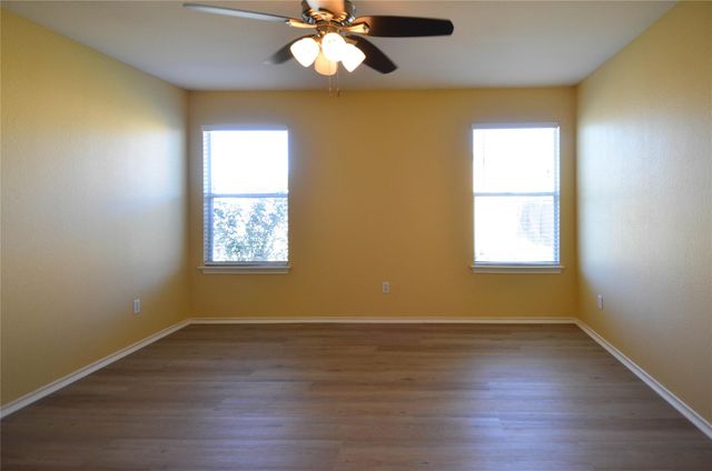 107 Adamae LN, Hutto, TX 78634