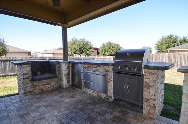 107 Adamae LN, Hutto, TX 78634