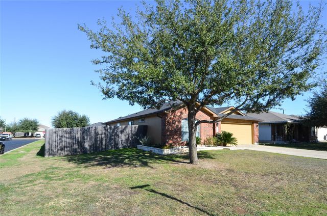 107 Adamae LN, Hutto, TX 78634
