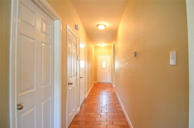 107 Adamae LN, Hutto, TX 78634