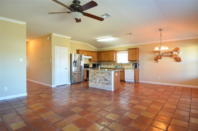 107 Adamae LN, Hutto, TX 78634