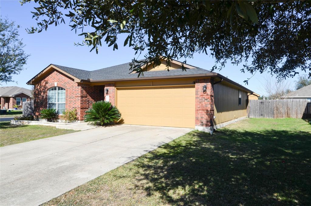 107 Adamae LN, Hutto, TX 78634