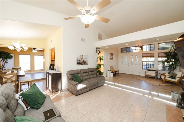 2127 Pawnee Drive, Kingman, AZ 86401