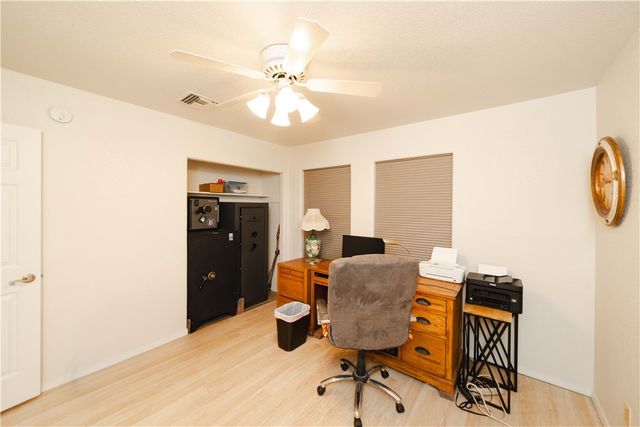 2127 Pawnee Drive, Kingman, AZ 86401