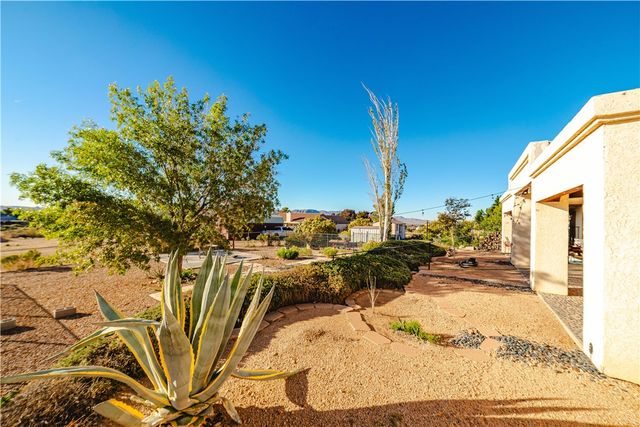 2127 Pawnee Drive, Kingman, AZ 86401