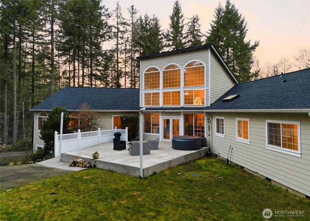 18680 NW Hintzville Road, Seabeck, WA 98380