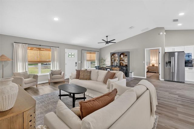 115 N SAINT CLAIR STREET, Wildwood, FL 34785