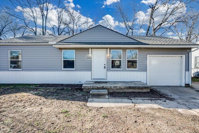1121 E Luther St, Wichita, KS 67216
