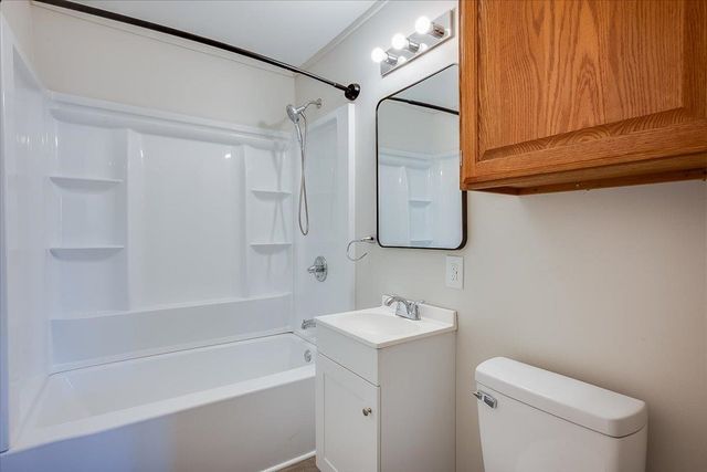 1121 E Luther St, Wichita, KS 67216