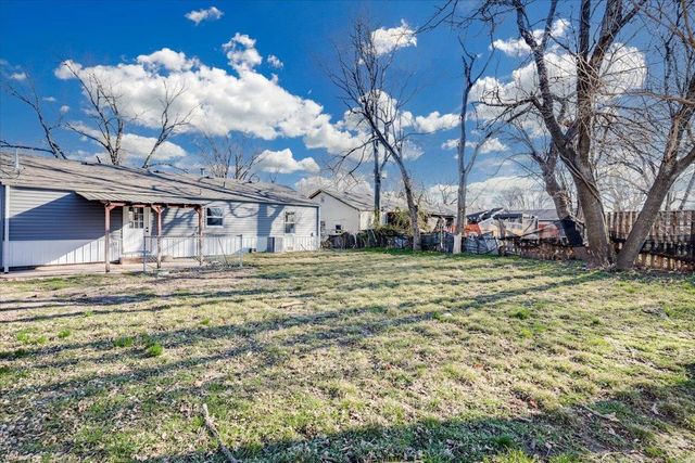 1121 E Luther St, Wichita, KS 67216