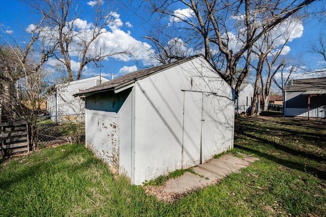 1121 E Luther St, Wichita, KS 67216