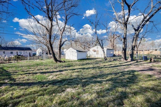 1121 E Luther St, Wichita, KS 67216