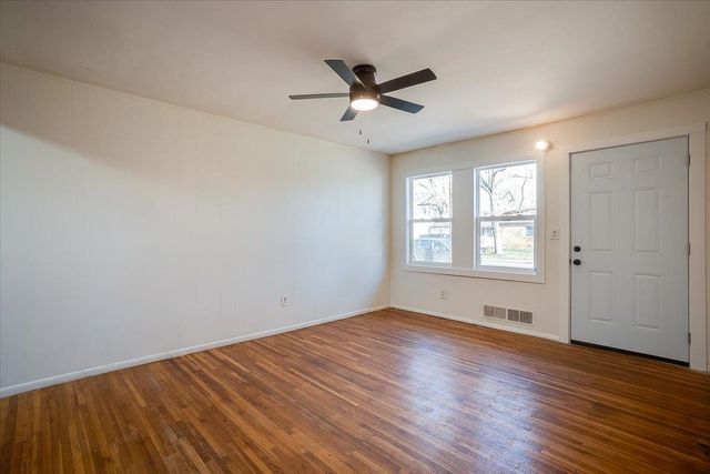 1121 E Luther St, Wichita, KS 67216