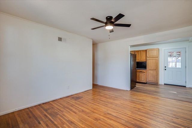 1121 E Luther St, Wichita, KS 67216