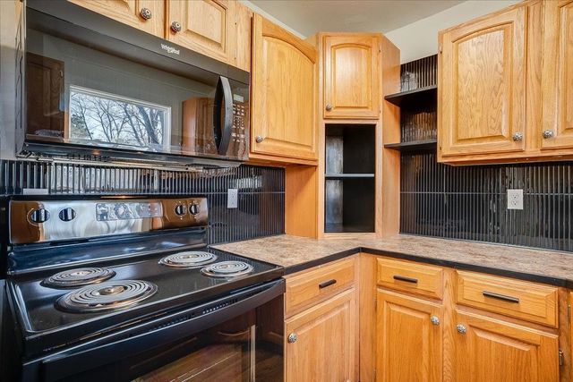 1121 E Luther St, Wichita, KS 67216