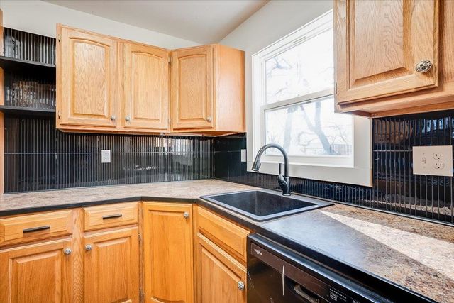 1121 E Luther St, Wichita, KS 67216