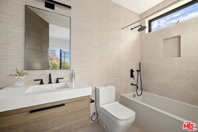 714 N La Jolla Avenue, Los Angeles, CA 90046