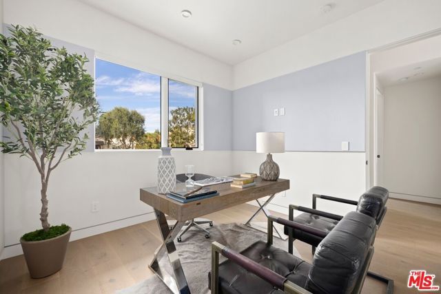 714 N La Jolla Avenue, Los Angeles, CA 90046