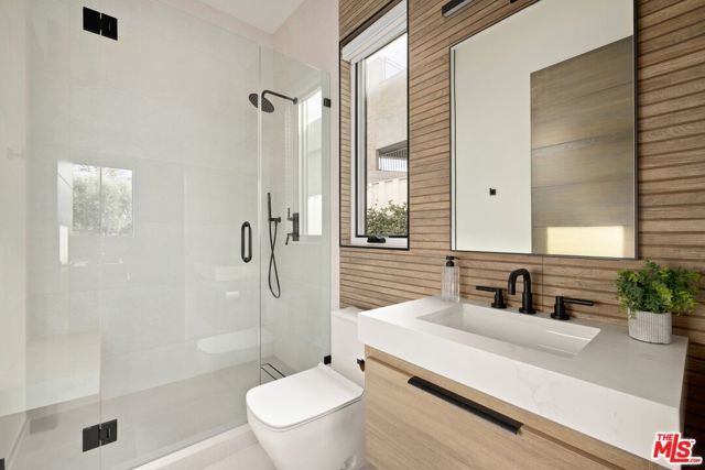 714 N La Jolla Avenue, Los Angeles, CA 90046