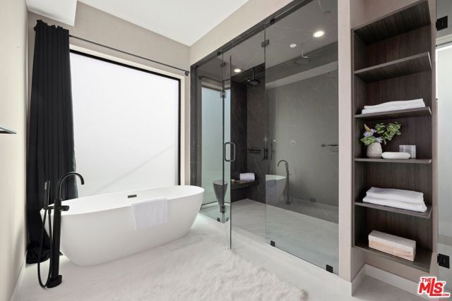 714 N La Jolla Avenue, Los Angeles, CA 90046