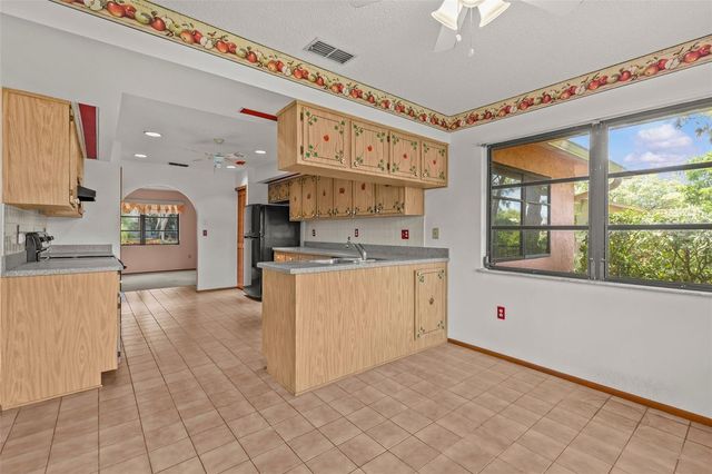 505 VILLAGE OAK DRIVE, Tarpon Springs, FL 34689