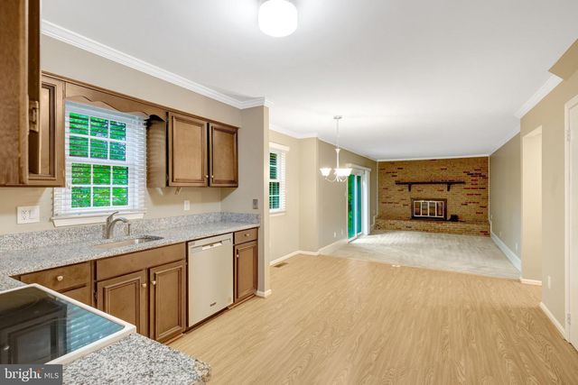 4750 CARTERWOOD DR, Fairfax, VA 22032