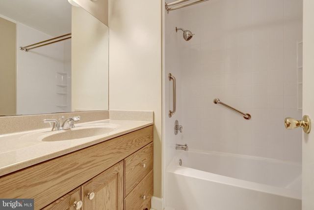 4750 CARTERWOOD DR, Fairfax, VA 22032