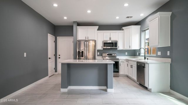 10423 W HUGHES Drive, Tolleson, AZ 85353