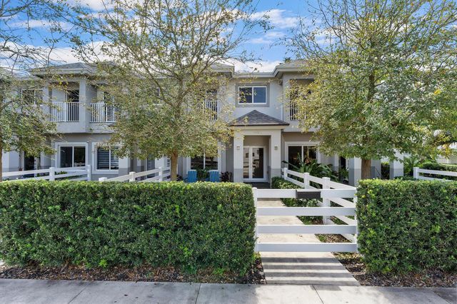 1482 NE 34th Street, Oakland Park, FL 33334