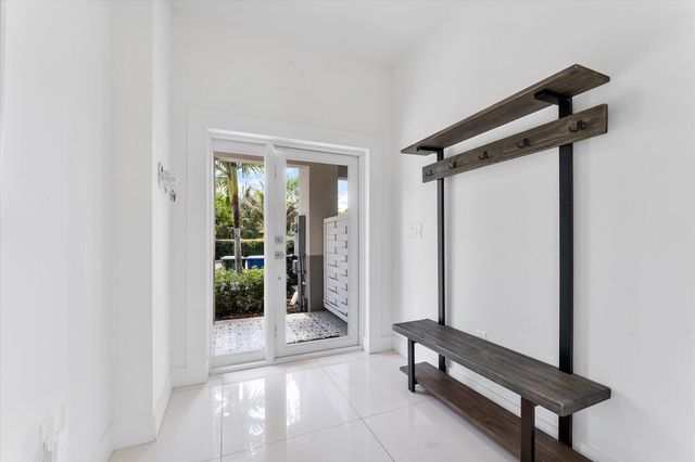 1482 NE 34th Street, Oakland Park, FL 33334